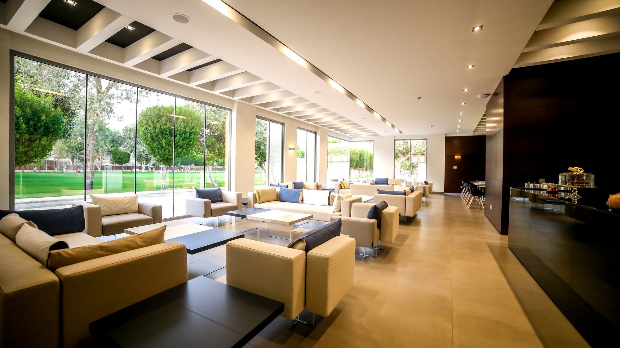 M Executive Residence & Boutique Hotel - Adults Only 阿可贺巴 外观 照片